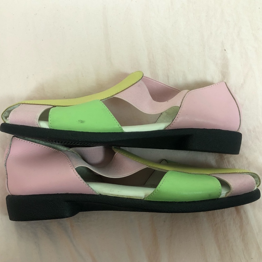 Easy Street Pastel Sandals - Picture 3 of 6